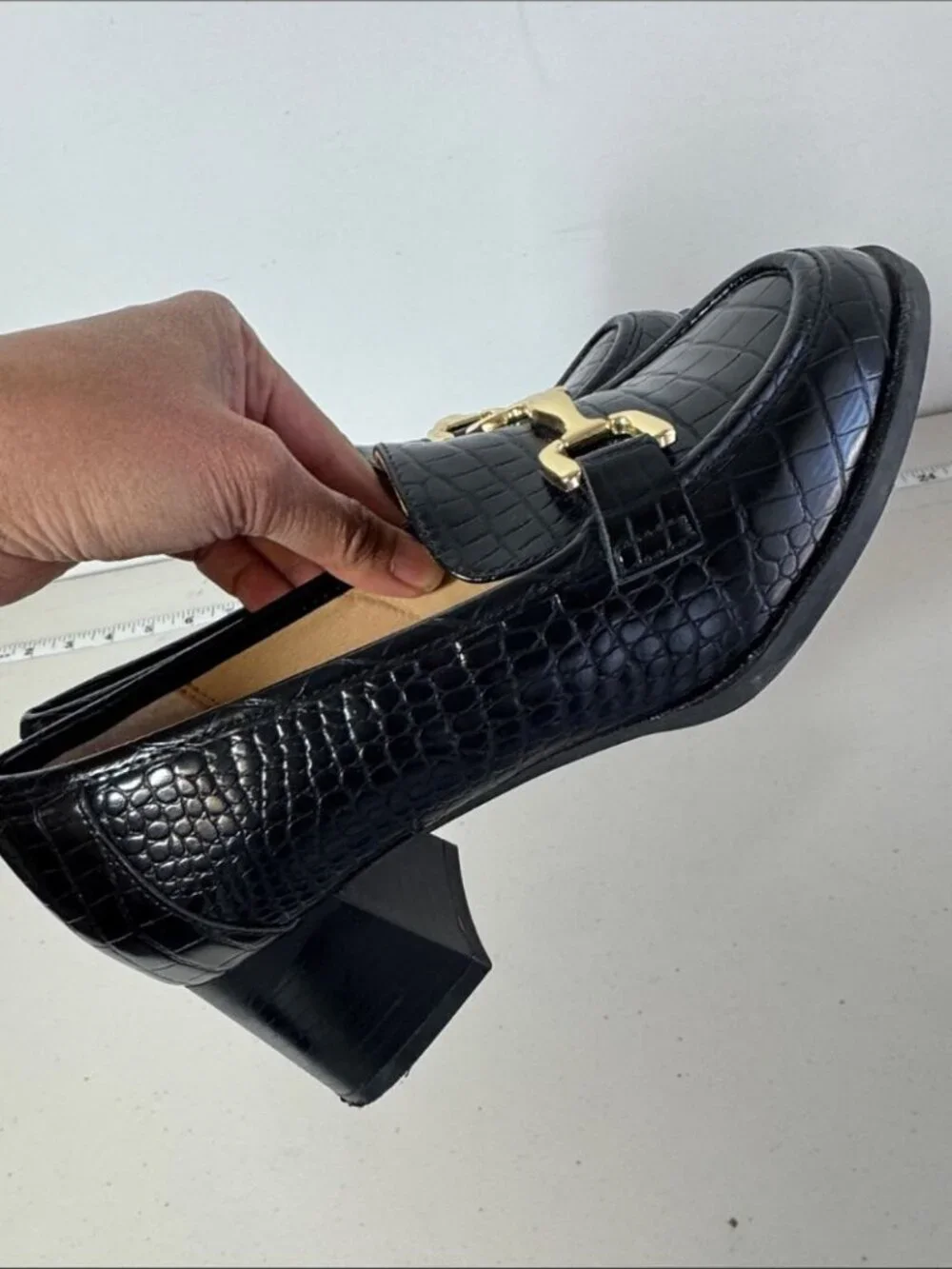 Adrienne Vittadini Croc Embossed Loafers Black 7.5 Gold Bit Classic Chic Preppy